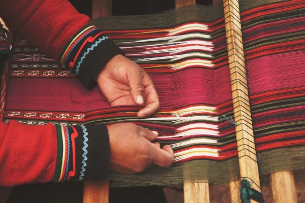 traditional-south-american-weaving-techniques-731926_1200x600_crop_center